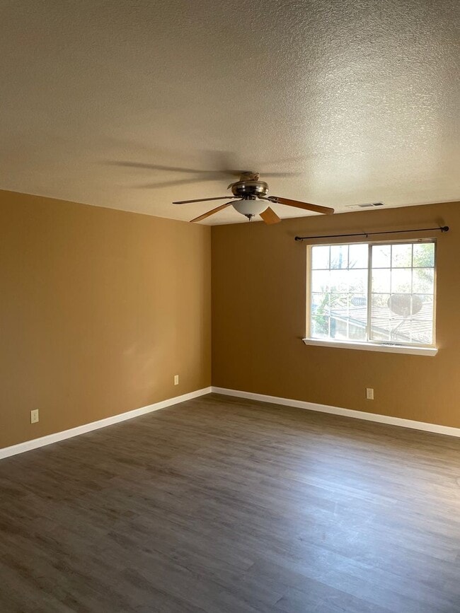 Photo - 3 BED 2 BATH IN SHASTA LAKE