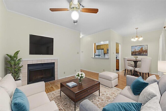 Building Photo - 2804 Rio Grande St Unit 205 Rental