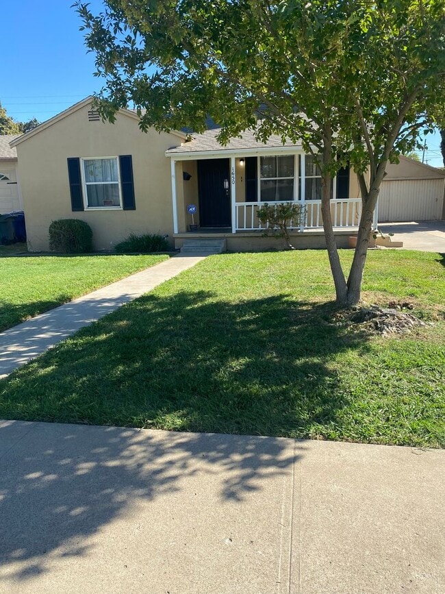 Building Photo - 3 bedroom 2 bath home in Merced