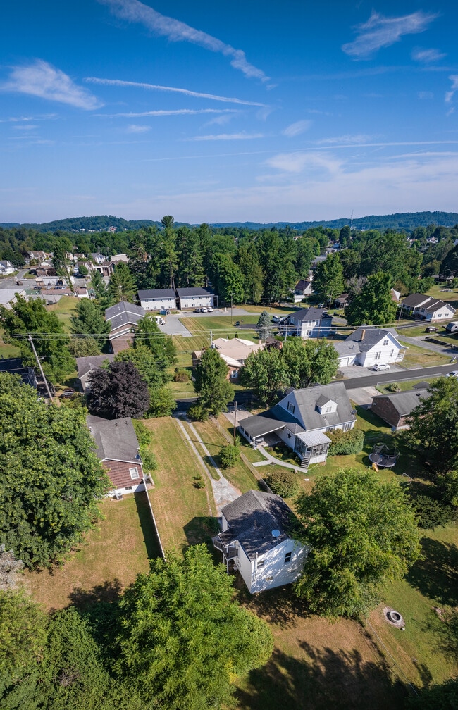 Photo - 610.5 Russell St