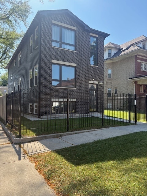 Building Photo - 5803 W Superior St Unit 2