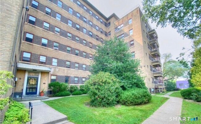 Photo - 230 Farmington Ave Unit C5