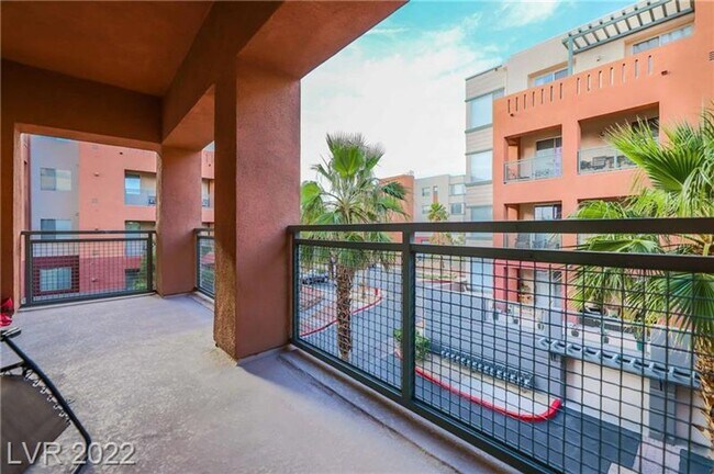 Photo - 2-Bedroom Corner Condo with Balcony & Amenities