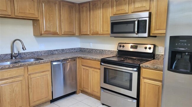 Photo - 857 Ponder Ave