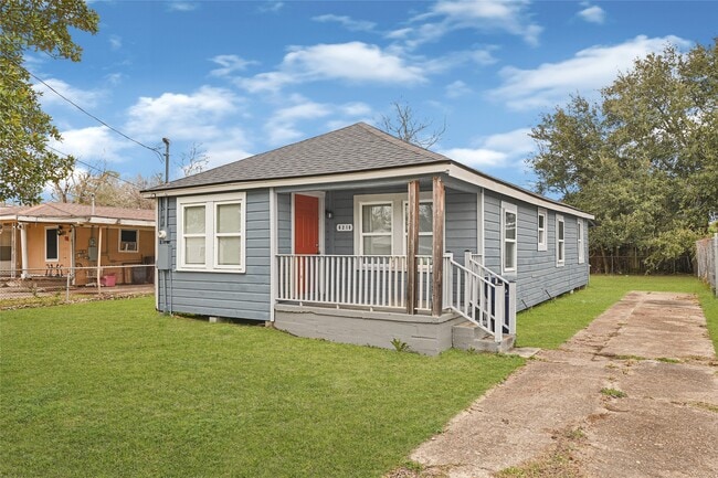 Building Photo - 6218 Woodrow St