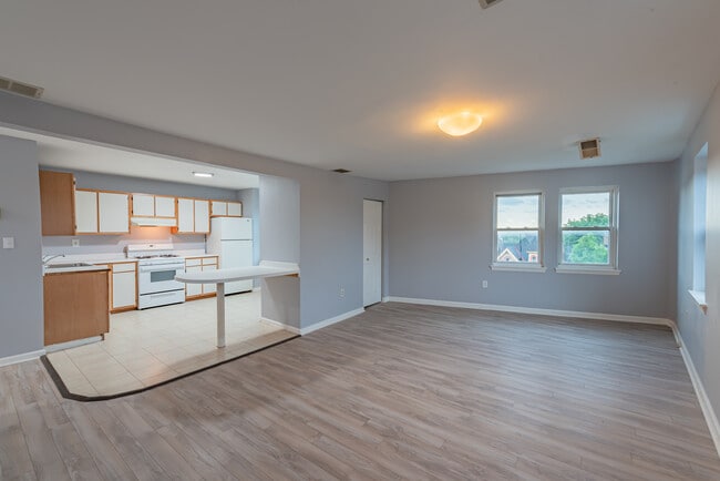 Building Photo - 5437 Penn Ave Unit 3