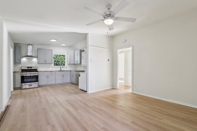 Building Photo - 4307 Skelton Dr