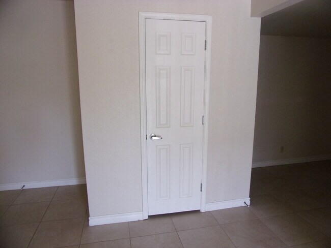 Photo - 4954 River Glen Dr Unidad 123