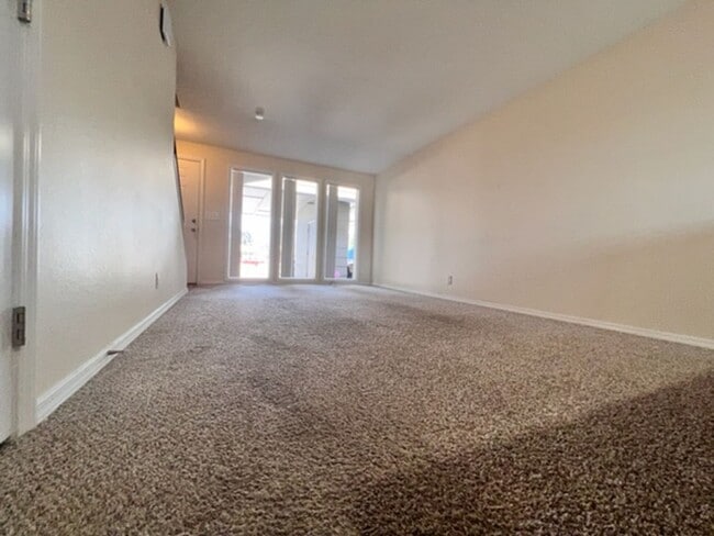 Photo - 6529 W Douglas St Unidad 951