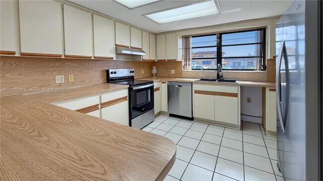 Photo - 8877 SW 36th St