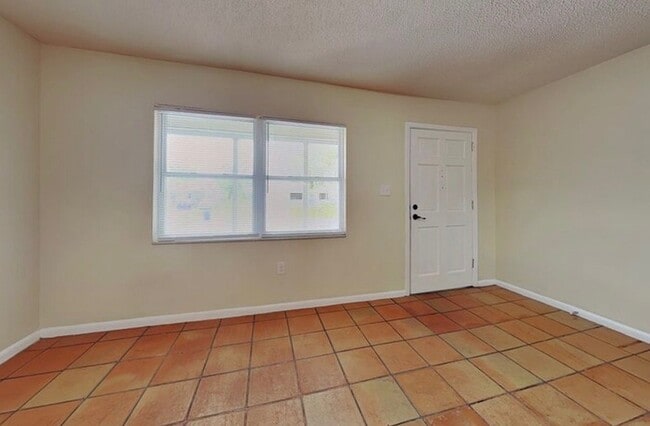 Photo - 1175 Luke Ave
