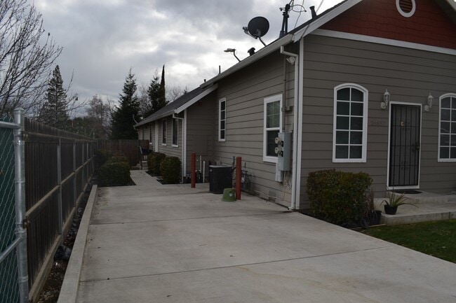 Building Photo - 26857 Madison St Unit B