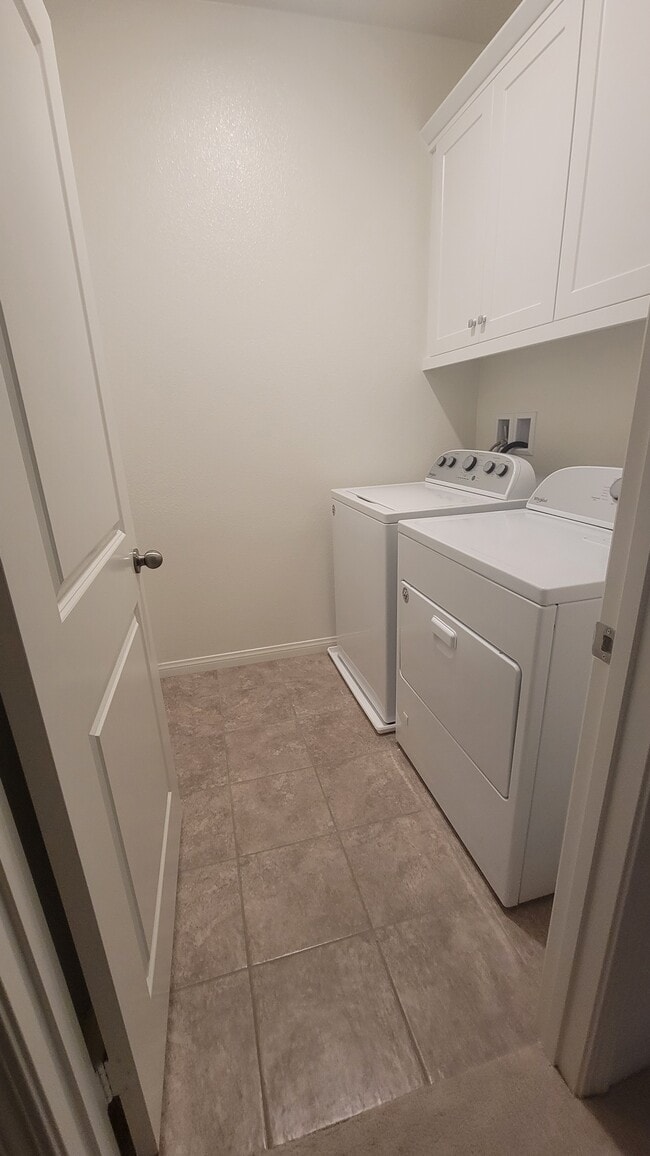 Building Photo - 22770 Harmony Dr Unit 2 Rental