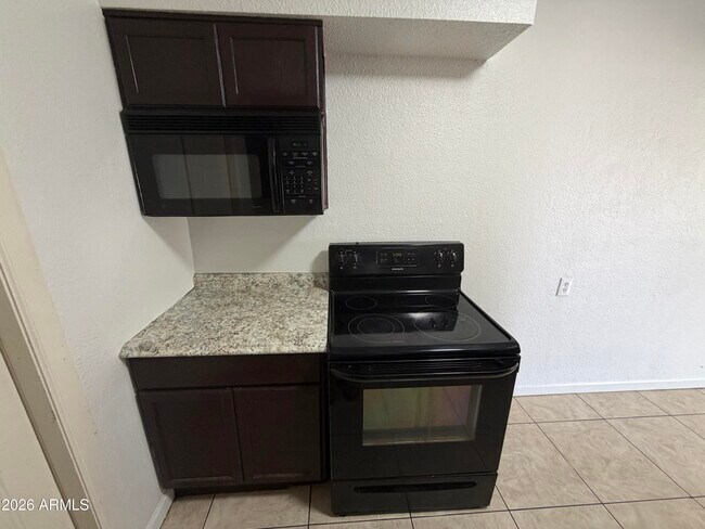 Photo - 625 E Broadway Rd