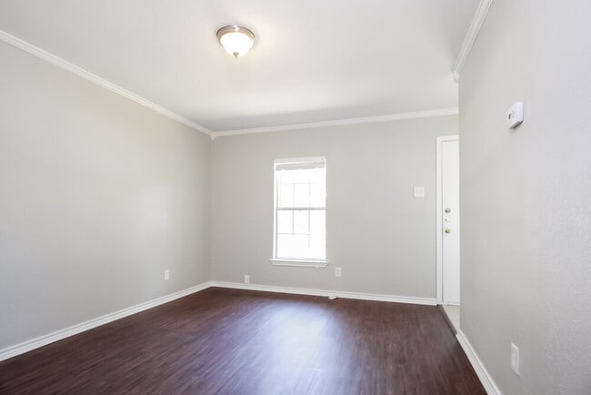 Photo - 1050 Brownwood Dr