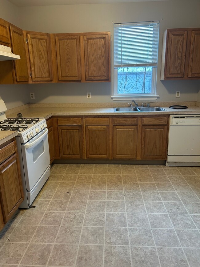 Photo - 1122 W 6th St