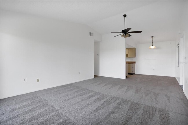 Photo - 5223 Vineland Rd