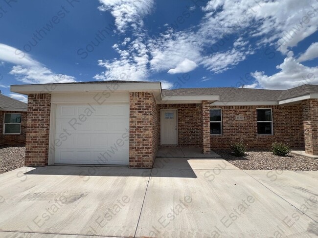 Building Photo - 2129 Bobwhite Ct Unit B Rental