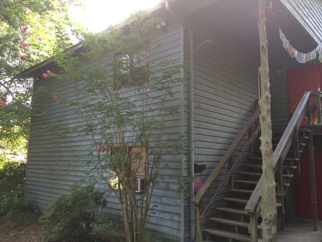 Building Photo - 106 Pleasant Dr Unit A