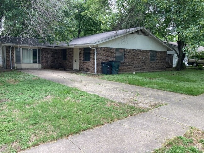 Building Photo - 1814 Gaynor Dr Rental