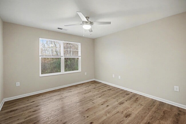 Photo - Rutherford Crossing