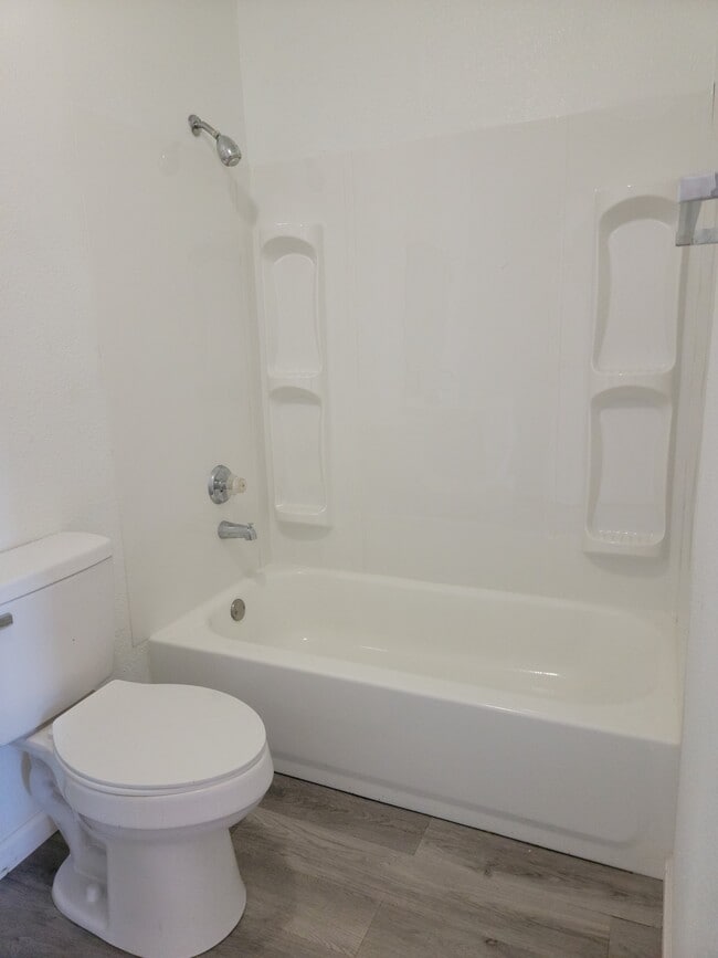 Photo - Pinnacle Apartments