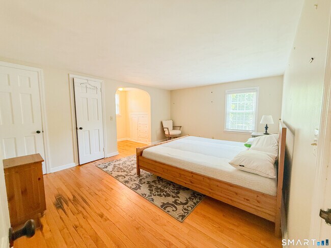 Photo - 1657 Farmington Ave