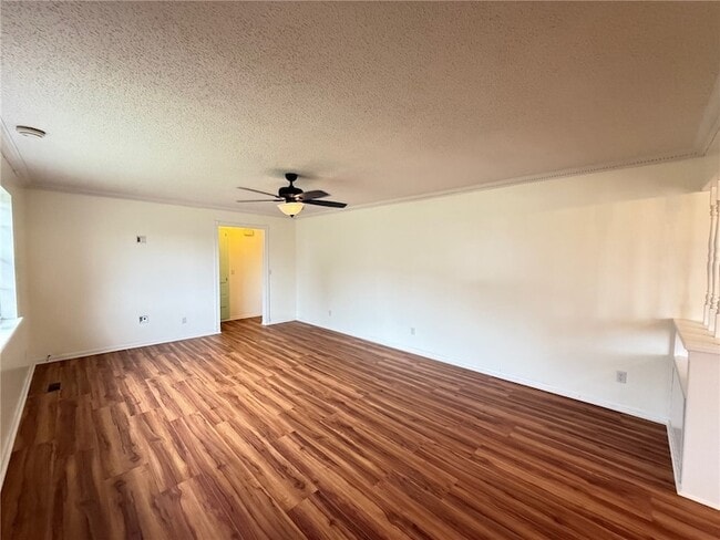 Photo - 606 Cedar St