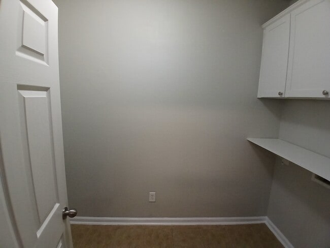 8 Cedar Creek Cir
