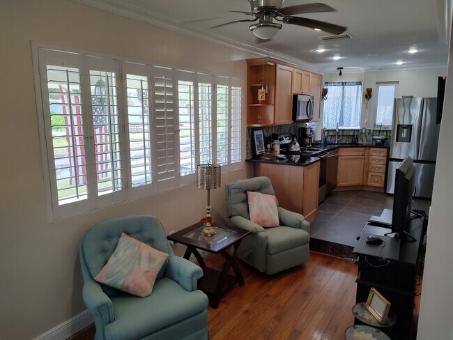 TV Area - 3601 Alabama Ave NE Unit 3601