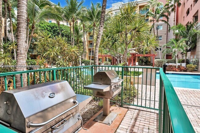 Photo - 6001 SW 70th St Unidad 325