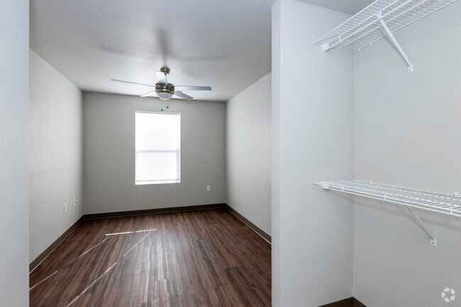 1BR, 1BA - 623SF - Alhaven