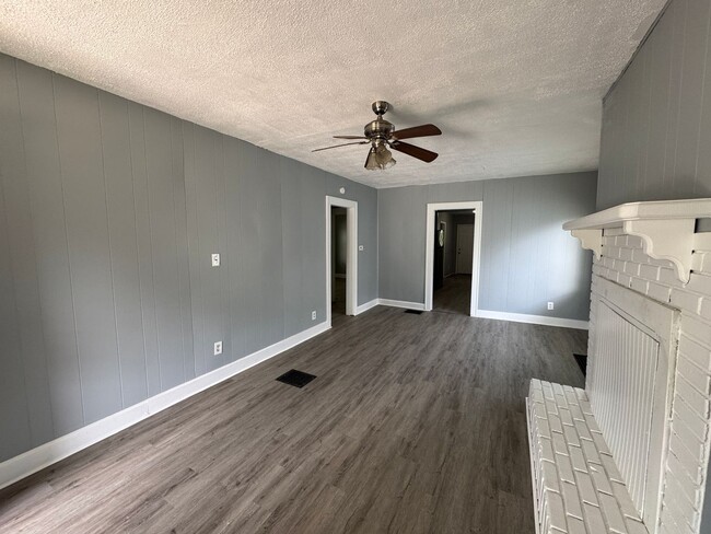 Photo - Near Southeast 3 Bed 1 Bath