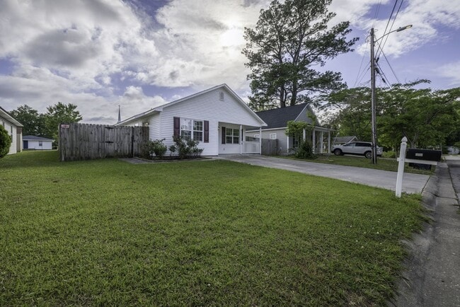 Photo - 3BR Home Near N. Marine Blvd with Fenced Backyard