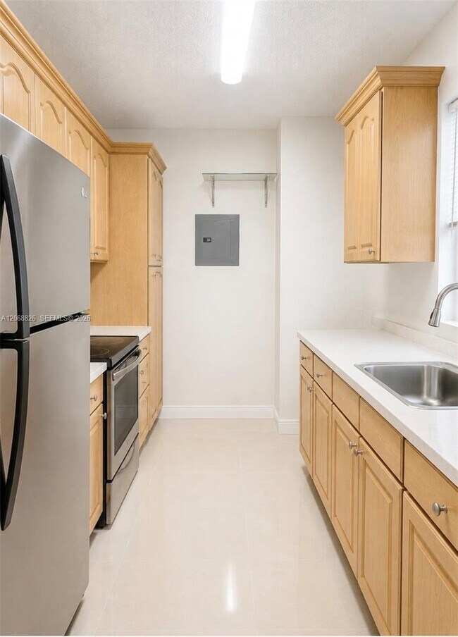 Photo - 1881 Washington Ave Unit 15A