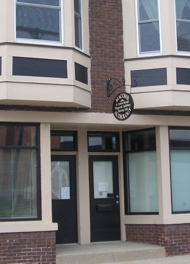 Building Photo - 112 1/2 W Jackson St Unit 1