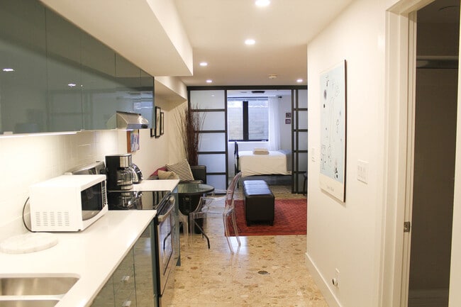 Photo - 445 Ontario St