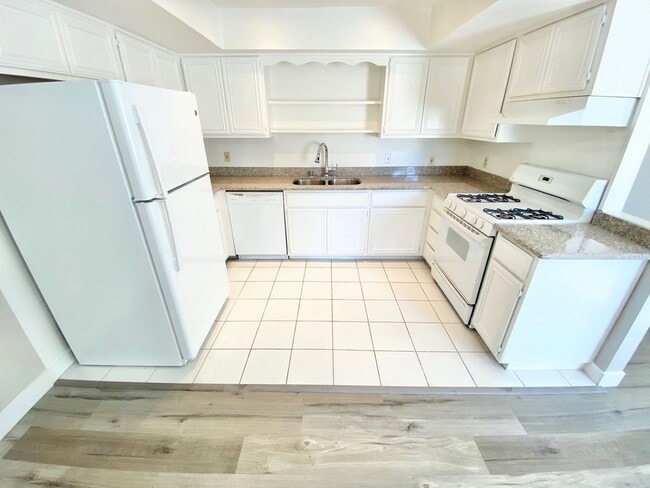 Photo - BEAUTIFUL 2 BED 2 BATH SECOND FLOOR CENTRAL LAS VEGAS CONDO