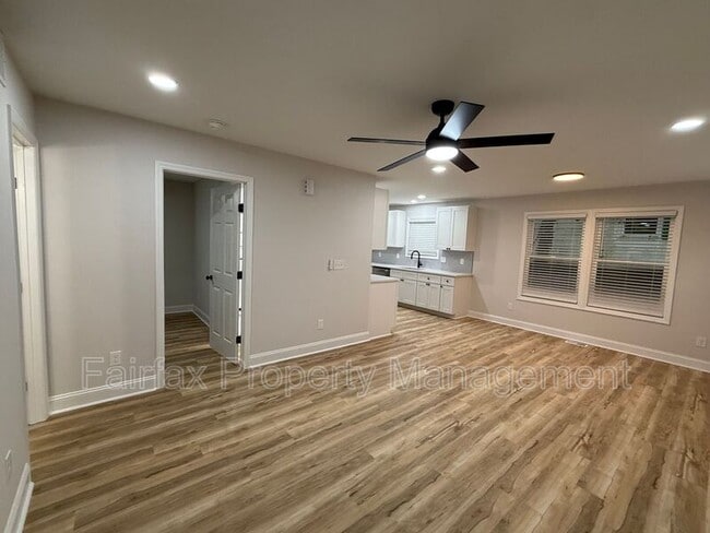 Photo - 809 Price Ave