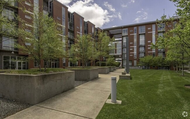 Building Photo - 2115 Yeaman Pl Unit 409 Rental