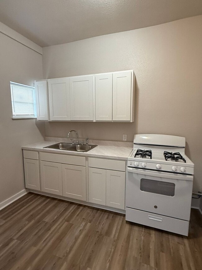 Photo - Cozy updated 2-1 apartment