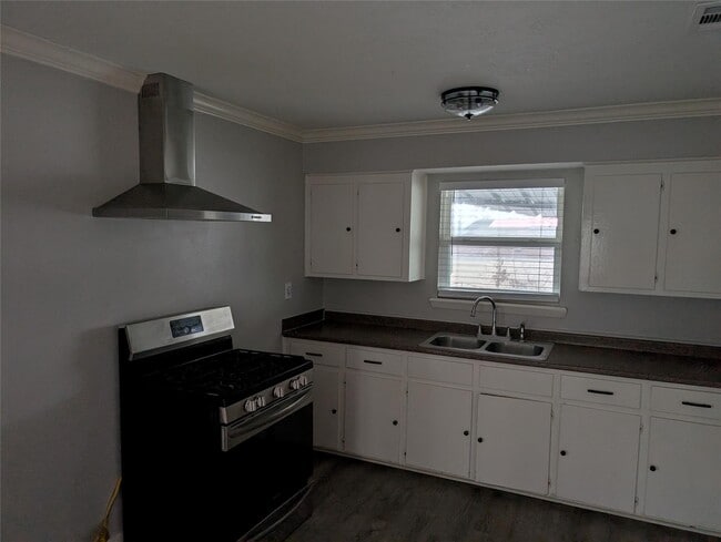 Photo - 2513 Kowis St