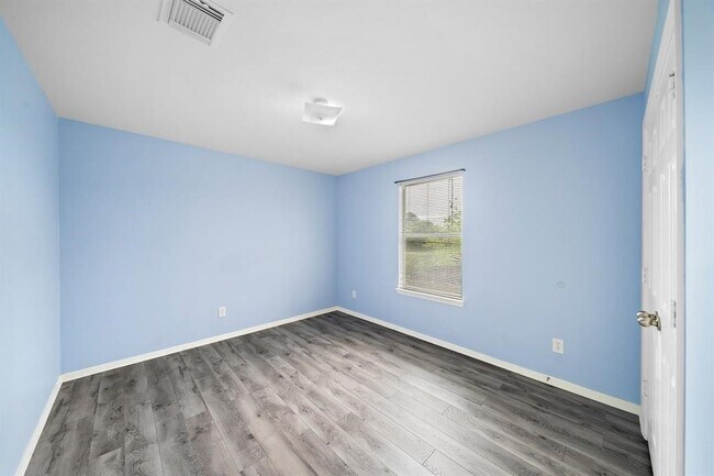 Photo - 6503 Holly Cove Ln