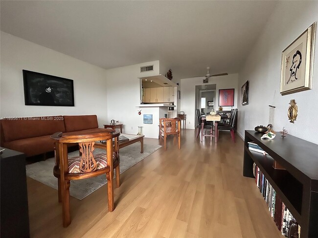Building Photo - 1400 NE 54th St Unit 306