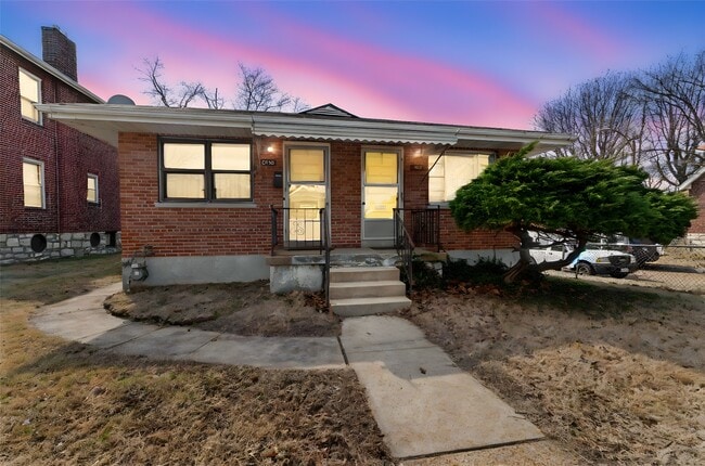 Building Photo - 6048 Southwest Ave