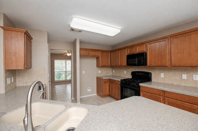 Photo - 4711 Buescher Ct