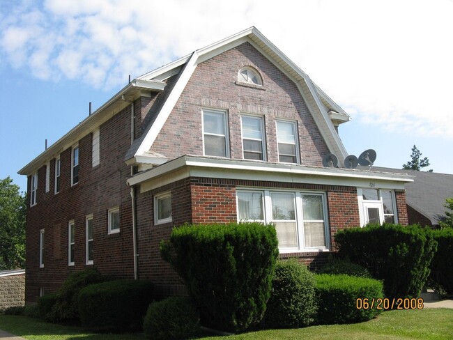 Photo - 126 E 38th St Apartment Unit 1st Floor