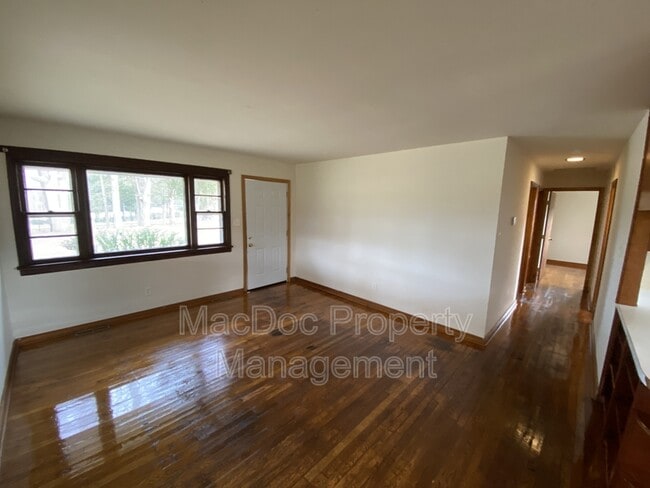 Photo - 10532 Robert E. Lee Drive