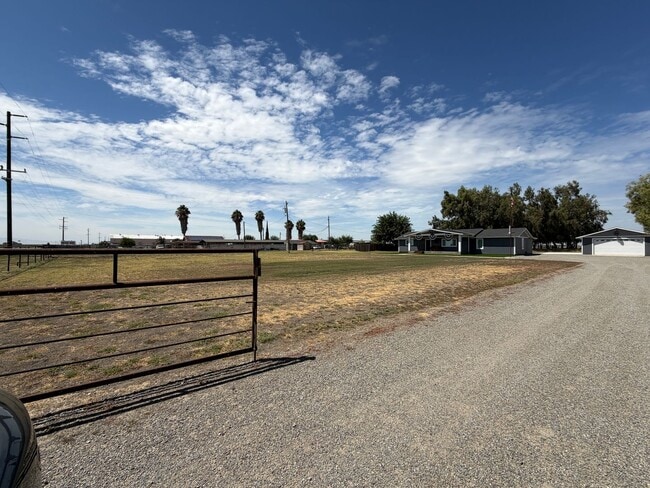 Photo - 11520 State Highway 152