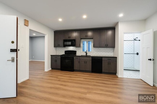 2 bedroom in RIDGEWOOD NY 11385 - 2 bedroom in RIDGEWOOD NY 11385 Condo Unit 1